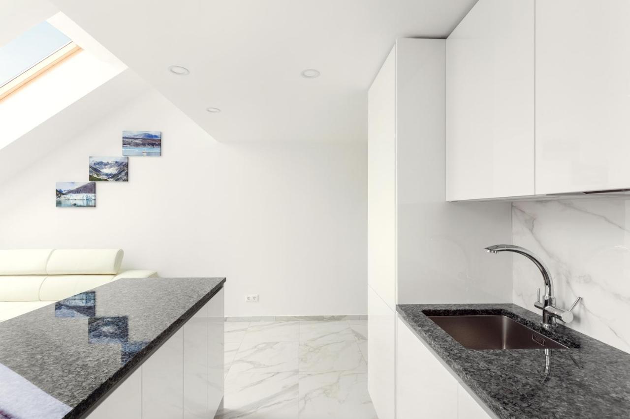 Luxurious Kaunas Basilica Apartment In Old Town By Urban Rent 외부 사진